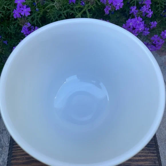 Vintage Pyrex Yellow Nesting 1.5 pint Mixing Bowl #401 - Picture 3 of 3